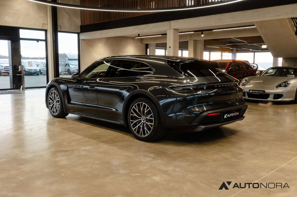 Porsche Taycan 4 Cross Turismo