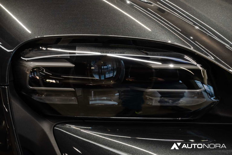 Porsche Taycan 4 Cross Turismo