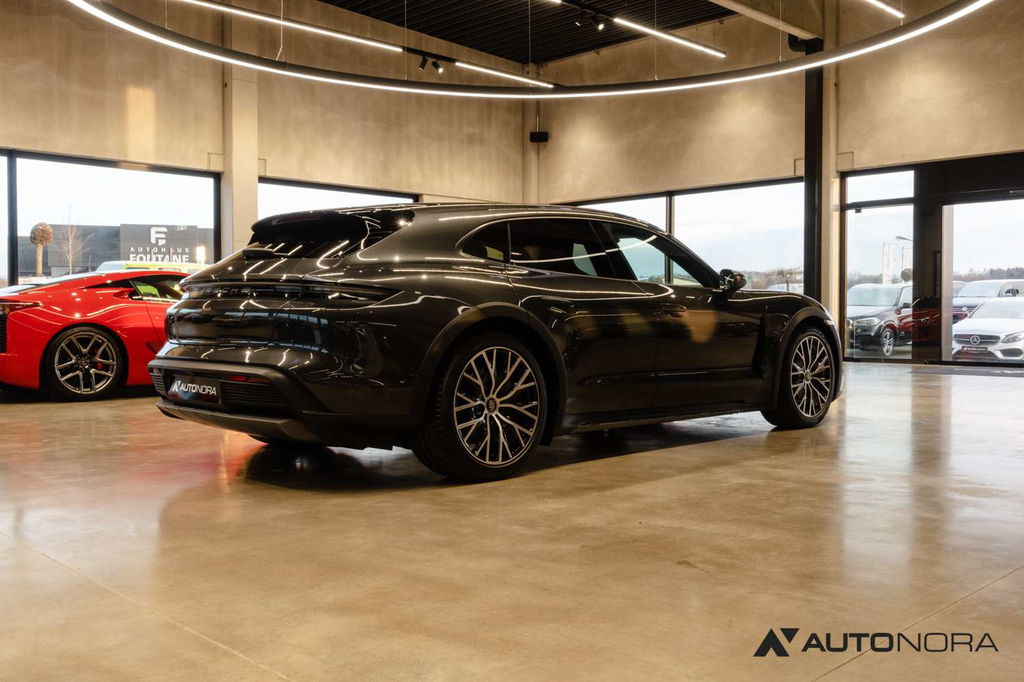 Porsche Taycan 4 Cross Turismo
