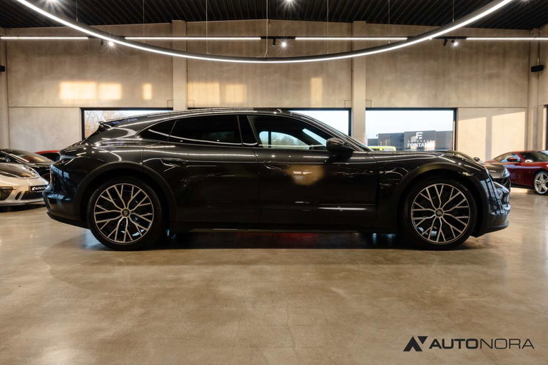 Porsche Taycan 4 Cross Turismo