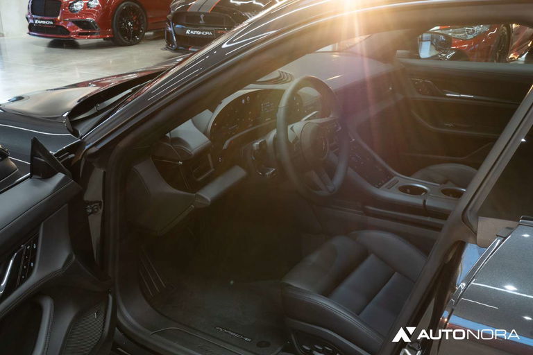 Porsche Taycan 4 Cross Turismo