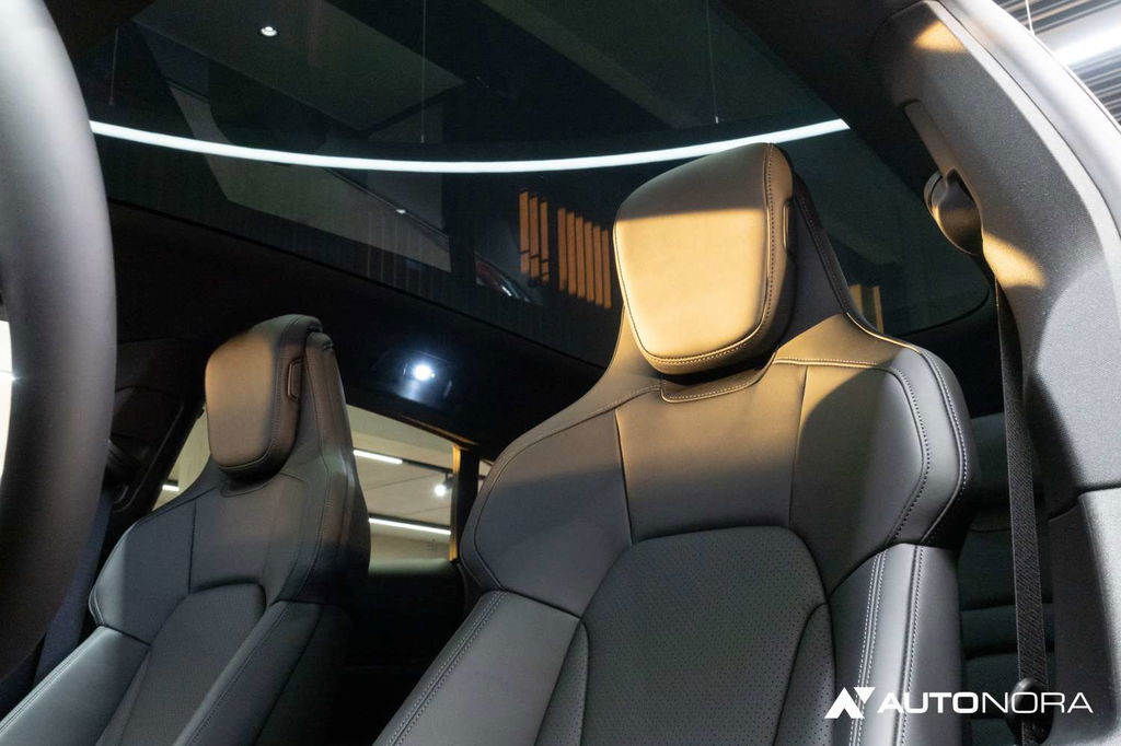 Porsche Taycan 4 Cross Turismo