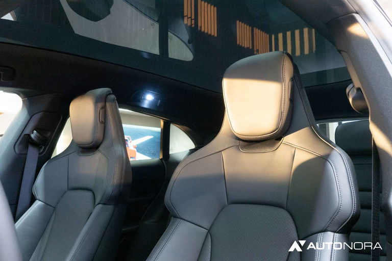 Porsche Taycan 4 Cross Turismo