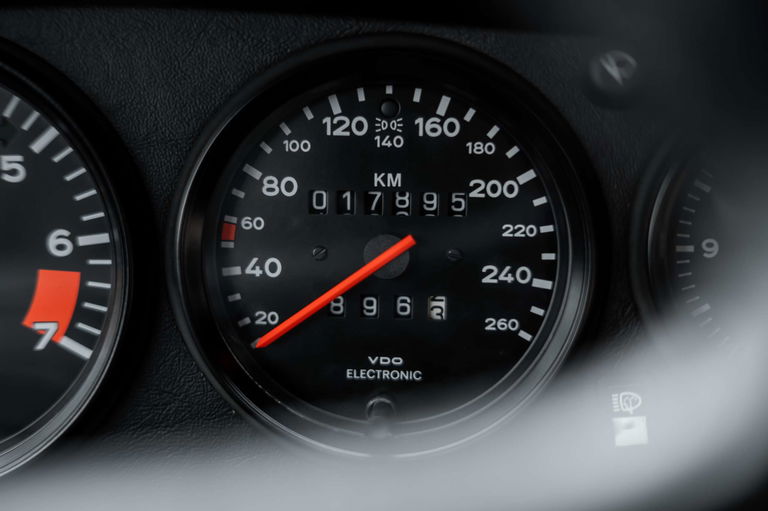 Porsche 911 Carrera 3.2 Speedster