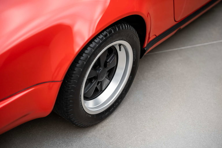 Porsche 911 Carrera 3.2 Speedster