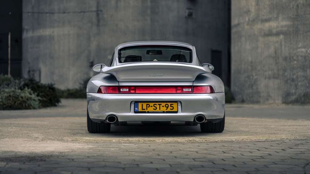 Porsche 993 Turbo by Peter Geurts rear end