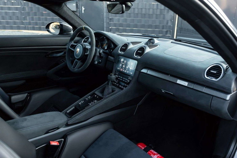 Porsche 718 Cayman GT4 RS