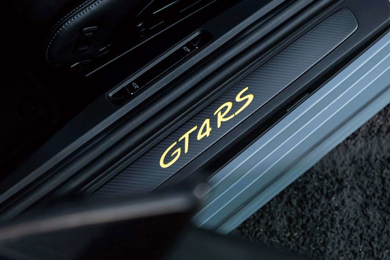 Porsche 718 Cayman GT4 RS