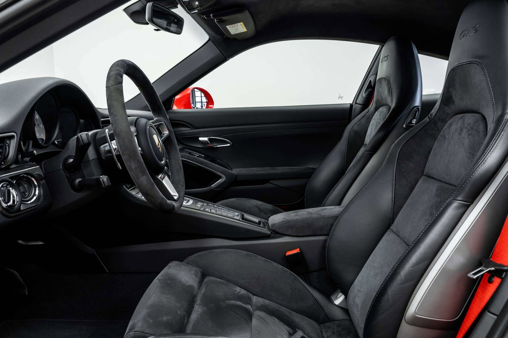 Porsche 991.2 Carrera GTS