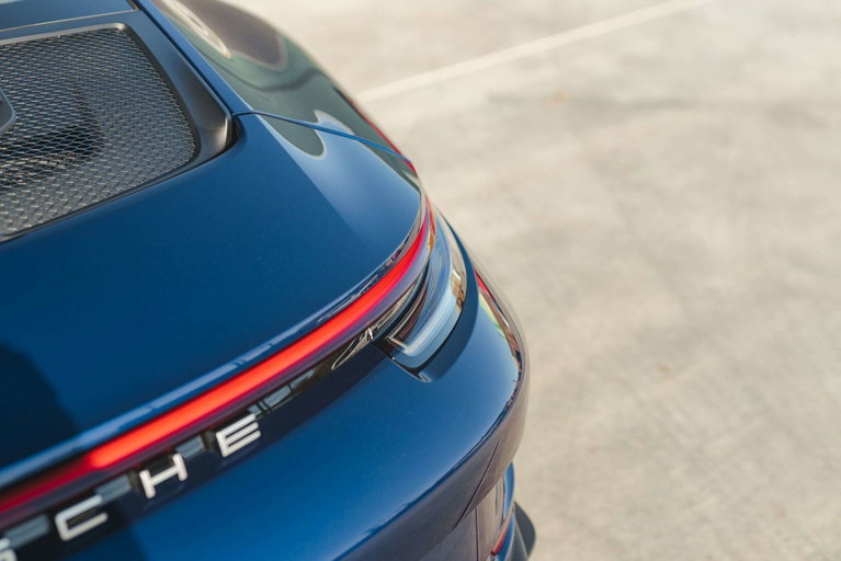 Porsche 992 GT3 Touring