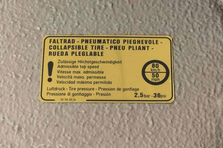 Porsche 911 Carrera 3.2 Speedster