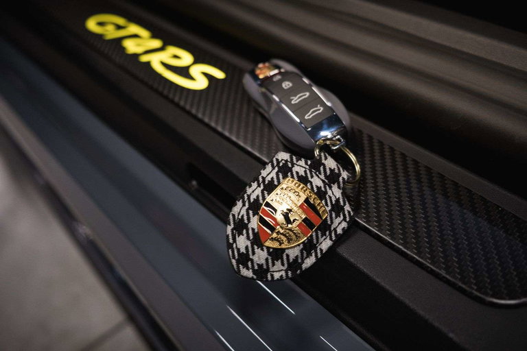 Porsche 718 Cayman GT4 RS