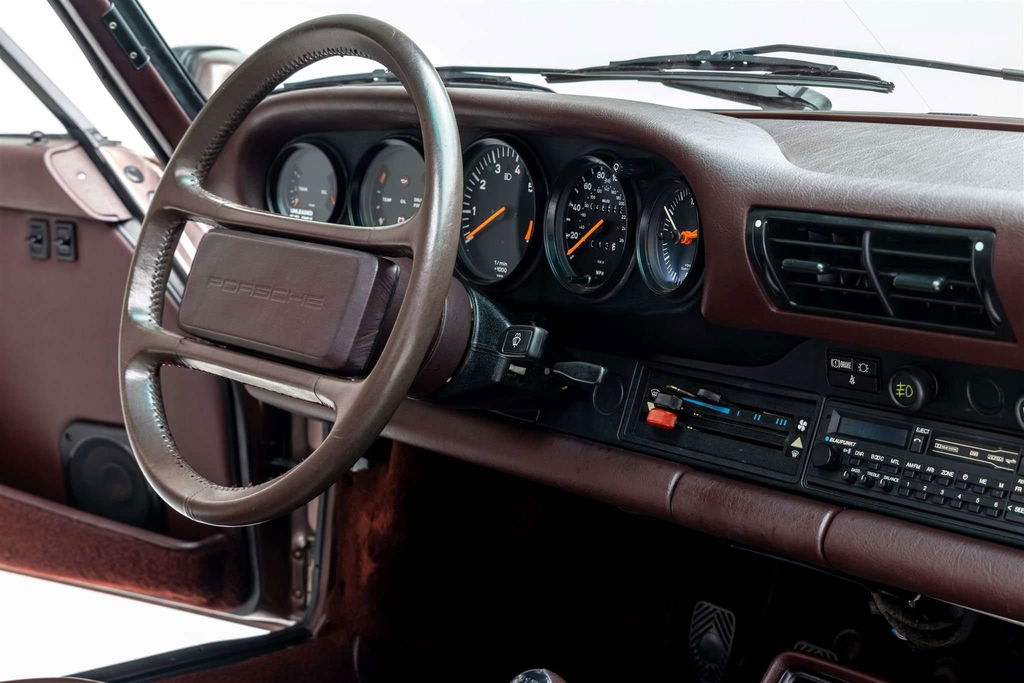 Porsche 911 Carrera 3.2 (US)