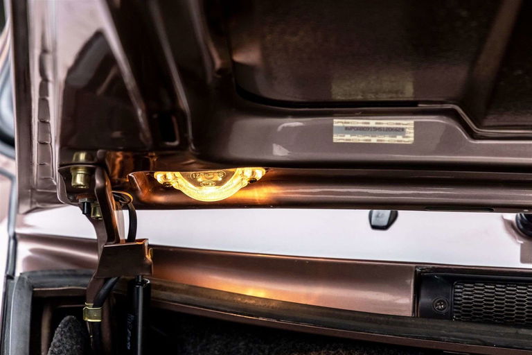 Porsche 911 Carrera 3.2 (US)