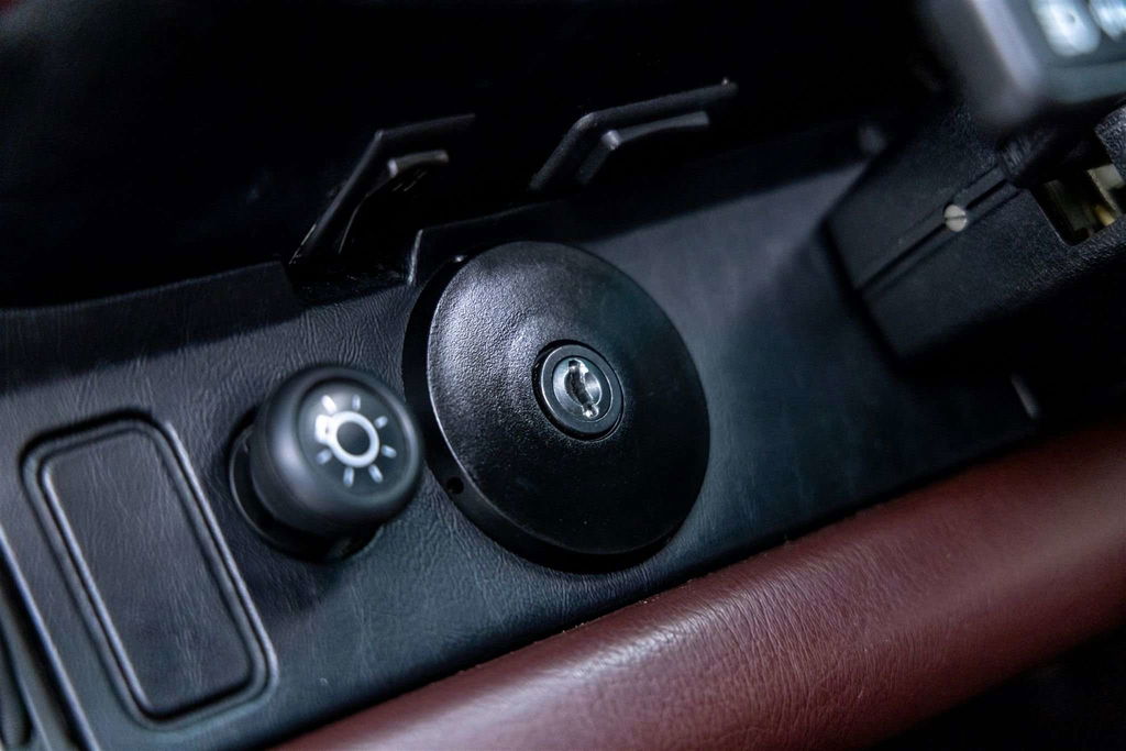 Porsche 911 Carrera 3.2 (US)