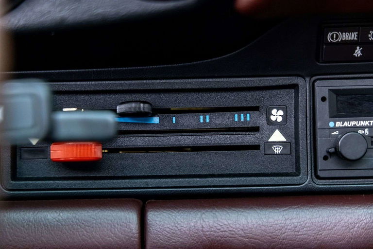 Porsche 911 Carrera 3.2 (US)