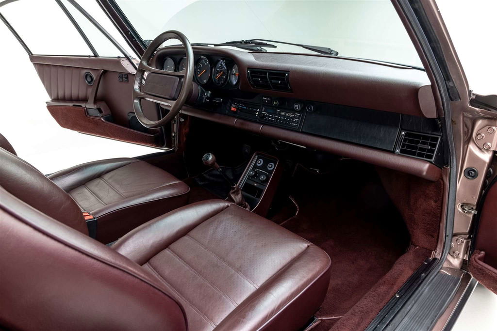 Porsche 911 Carrera 3.2 (US)