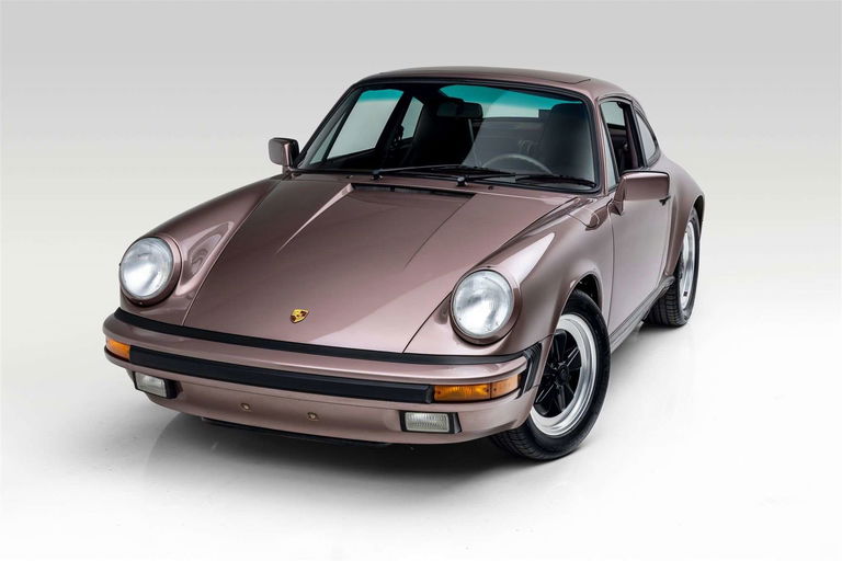 Porsche 911 Carrera 3.2 (US)