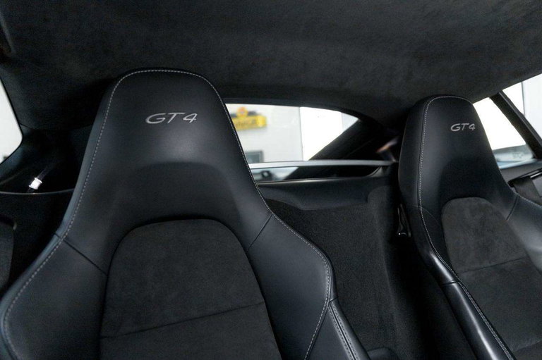 Porsche 981 Cayman GT4