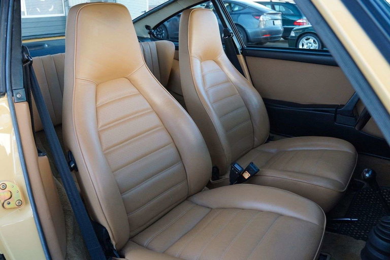 Porsche 911 Carrera (US)