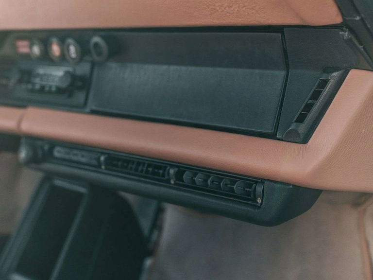 Porsche 911 Turbo 3.0 (US)