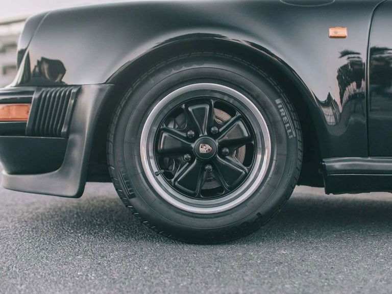 Porsche 911 Turbo 3.0 (US)