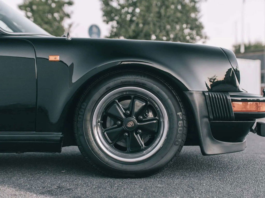 Porsche 911 Turbo 3.0 (US)