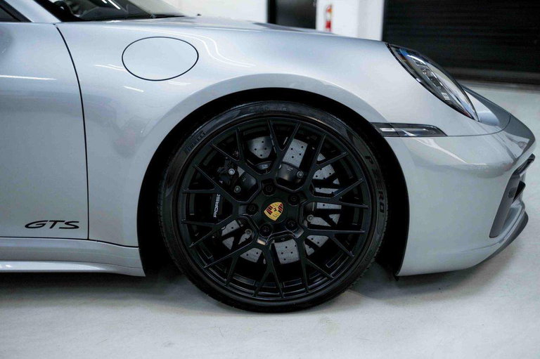 Porsche 992 Carrera GTS