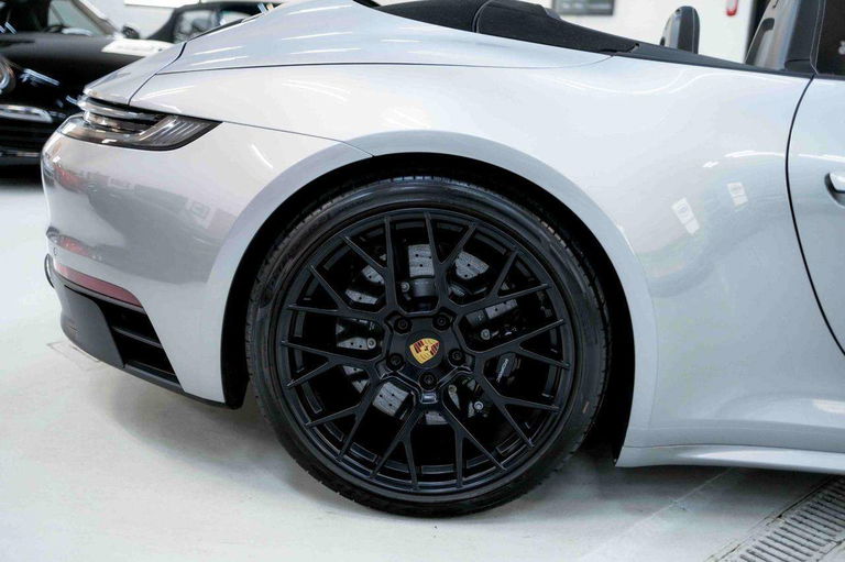 Porsche 992 Carrera GTS