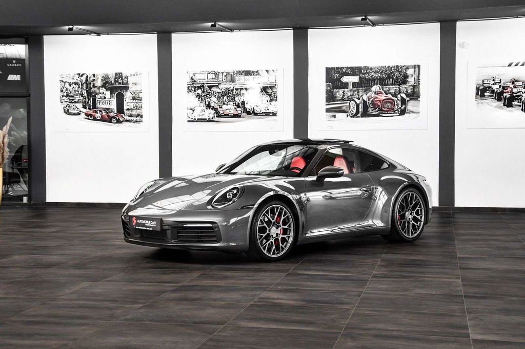 Porsche 992 Carrera 4S