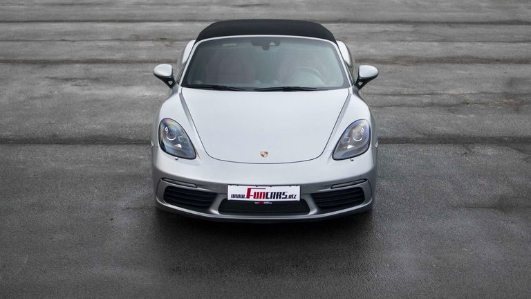 Porsche 718 Boxster