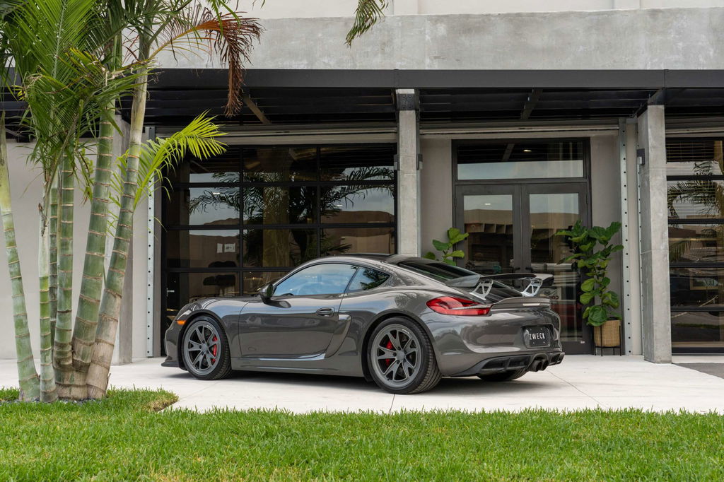 Porsche 981 Cayman GT4