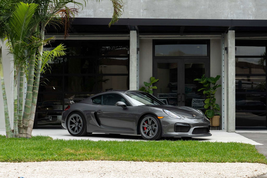 Porsche 981 Cayman GT4