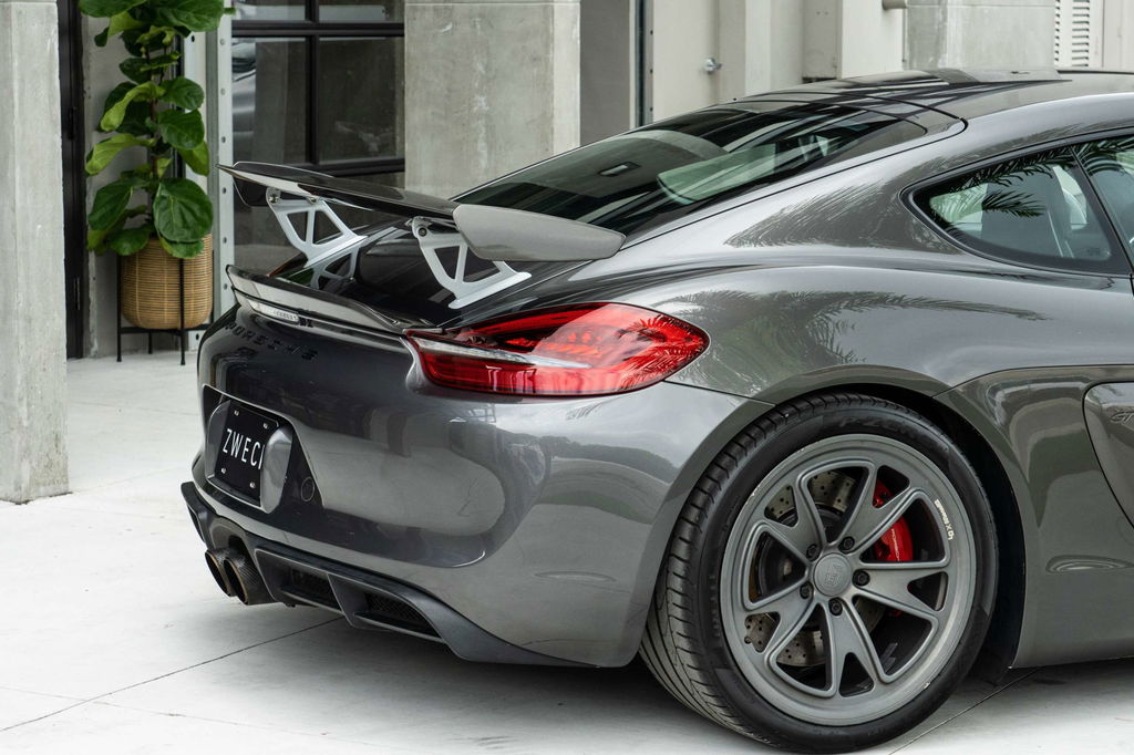 Porsche 981 Cayman GT4