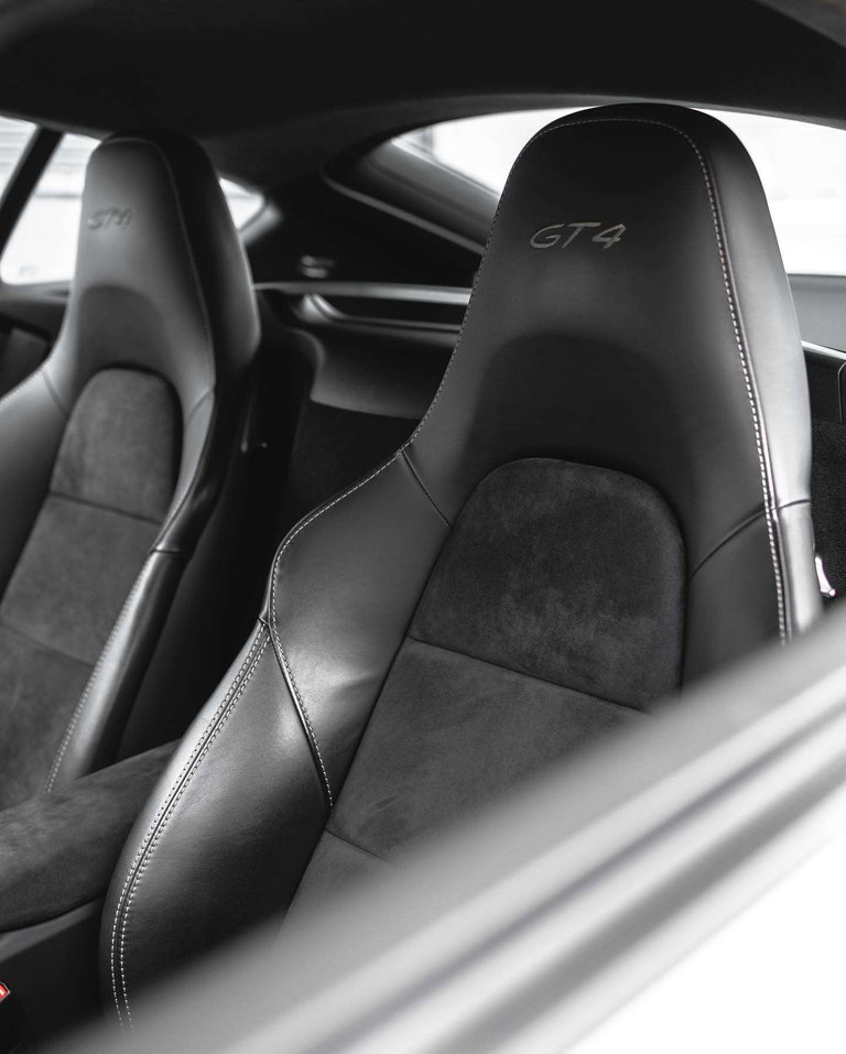 Porsche 981 Cayman GT4