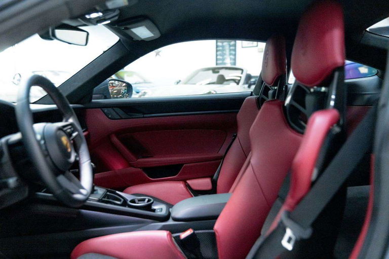 Porsche 992 GT3 Touring