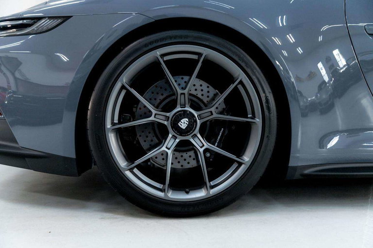 Porsche 992 GT3 Touring