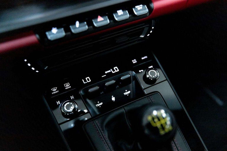 Porsche 992 GT3 Touring