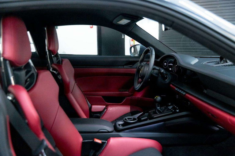 Porsche 992 GT3 Touring