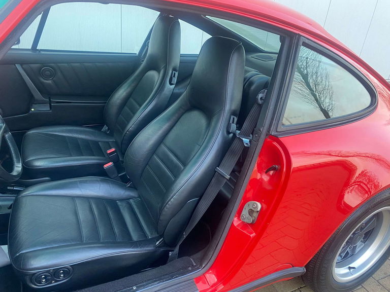Porsche 911 Carrera 3.2