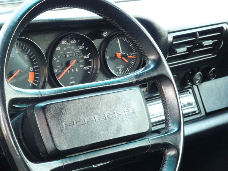 Porsche 911 Carrera 3.2