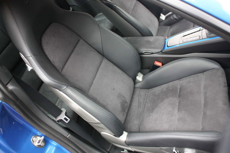 Porsche 991 Carrera GTS