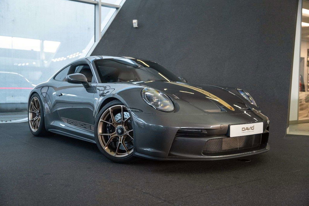 Porsche 992 GT3 Touring