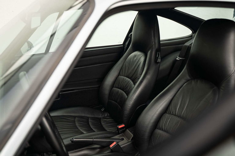 Porsche 993 Carrera 4S