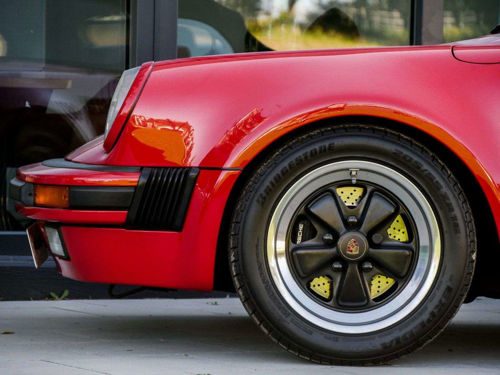 Porsche 911 Carrera 3.2 Speedster