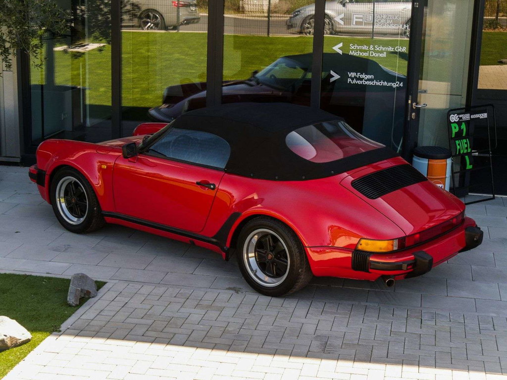 Porsche 911 Carrera 3.2 Speedster