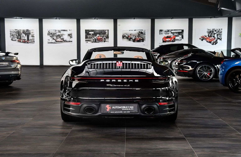 Porsche 992 Carrera 4S