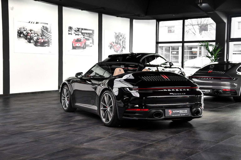 Porsche 992 Carrera 4S