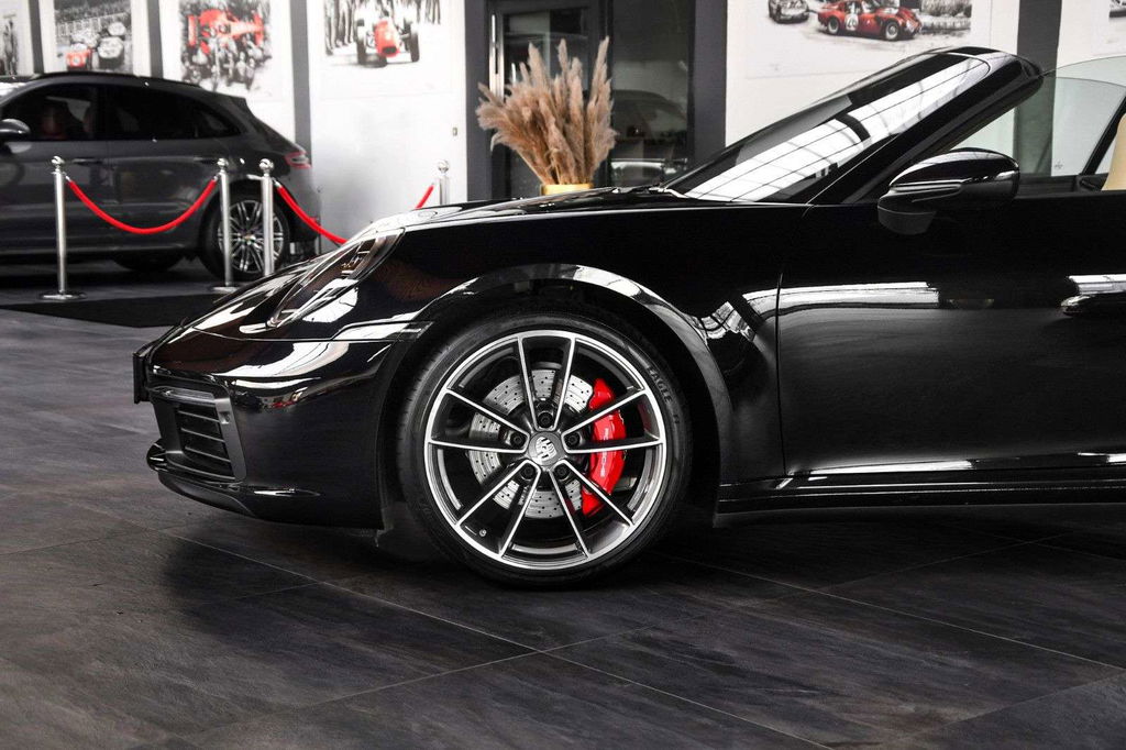Porsche 992 Carrera 4S