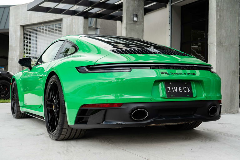 Porsche 992 Carrera 4 GTS